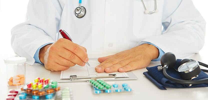 the doctor prescribes drugs for prostatitis
